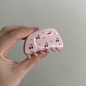 Emi Jay Luna Clip in Cherry on Top